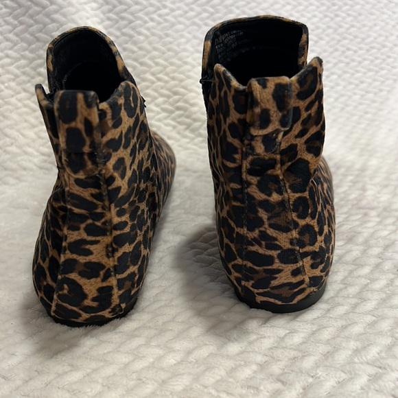 Born Animal Leopard Print Womens Ankle Boots Size 7.5 M NEW - Picture 4 of 10